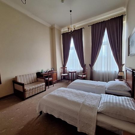 Zespół Pałacowo-Parkowy w Ostromecku Ostromecko Exterior foto