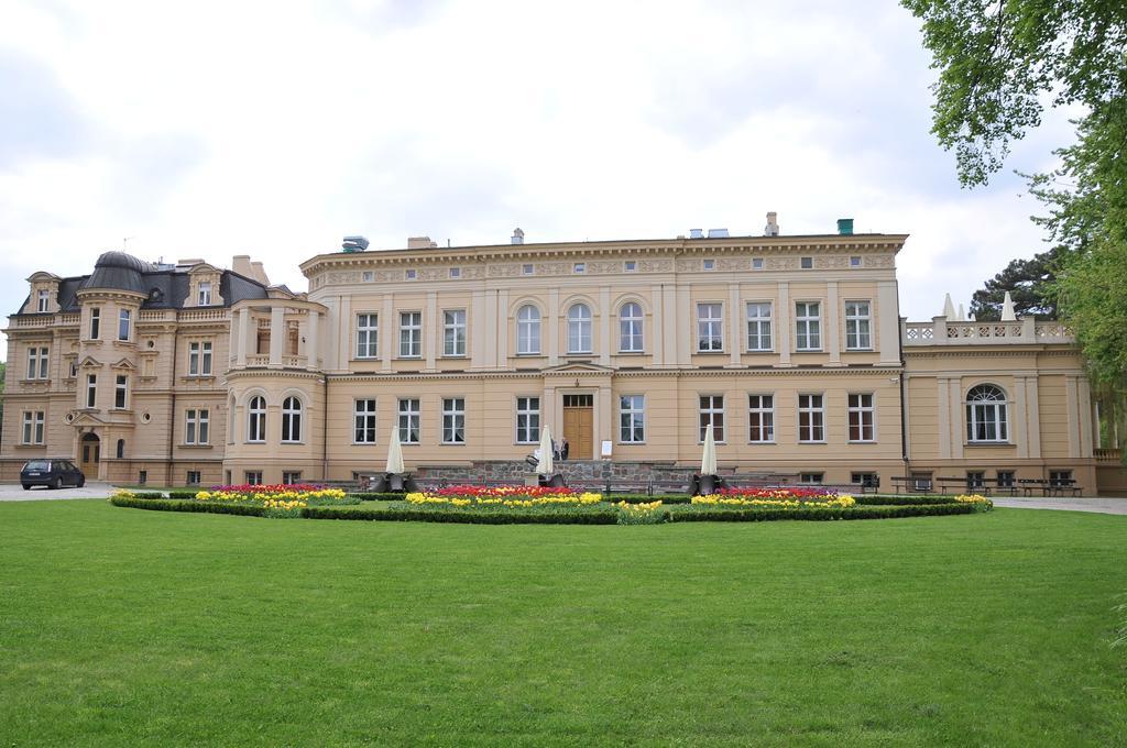 Zespół Pałacowo-Parkowy w Ostromecku Ostromecko Exterior foto